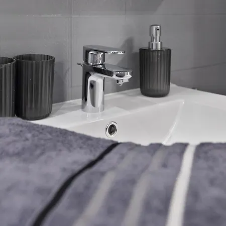 Appartement Retraite Alpine, Paisible Et Rénové *